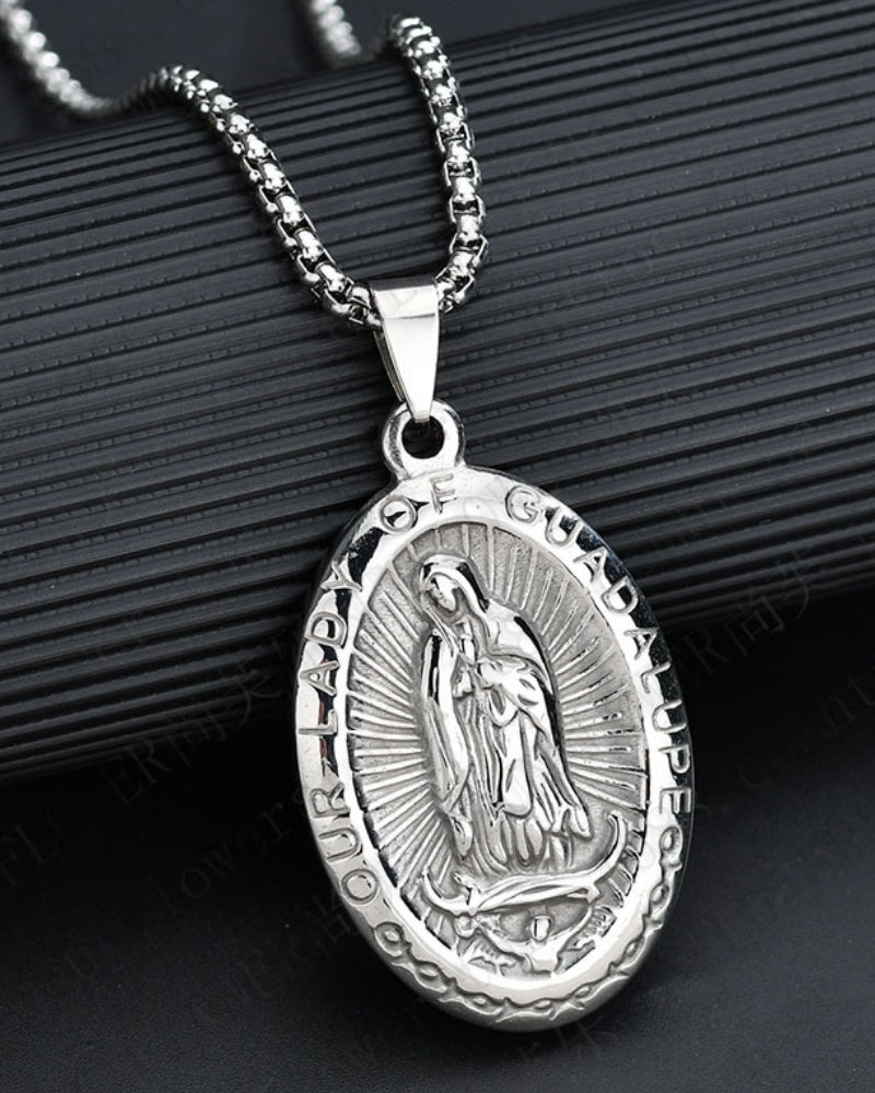 Oval Medallion - Old Money